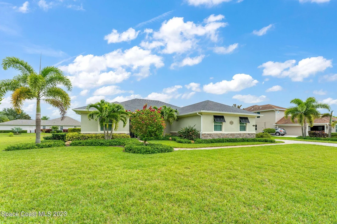 Photo of 2037 Windbrook Drive SE