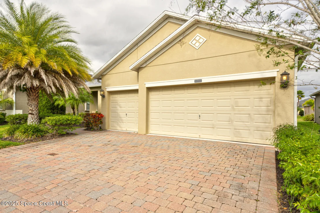 Photo of 3352 Russ Place