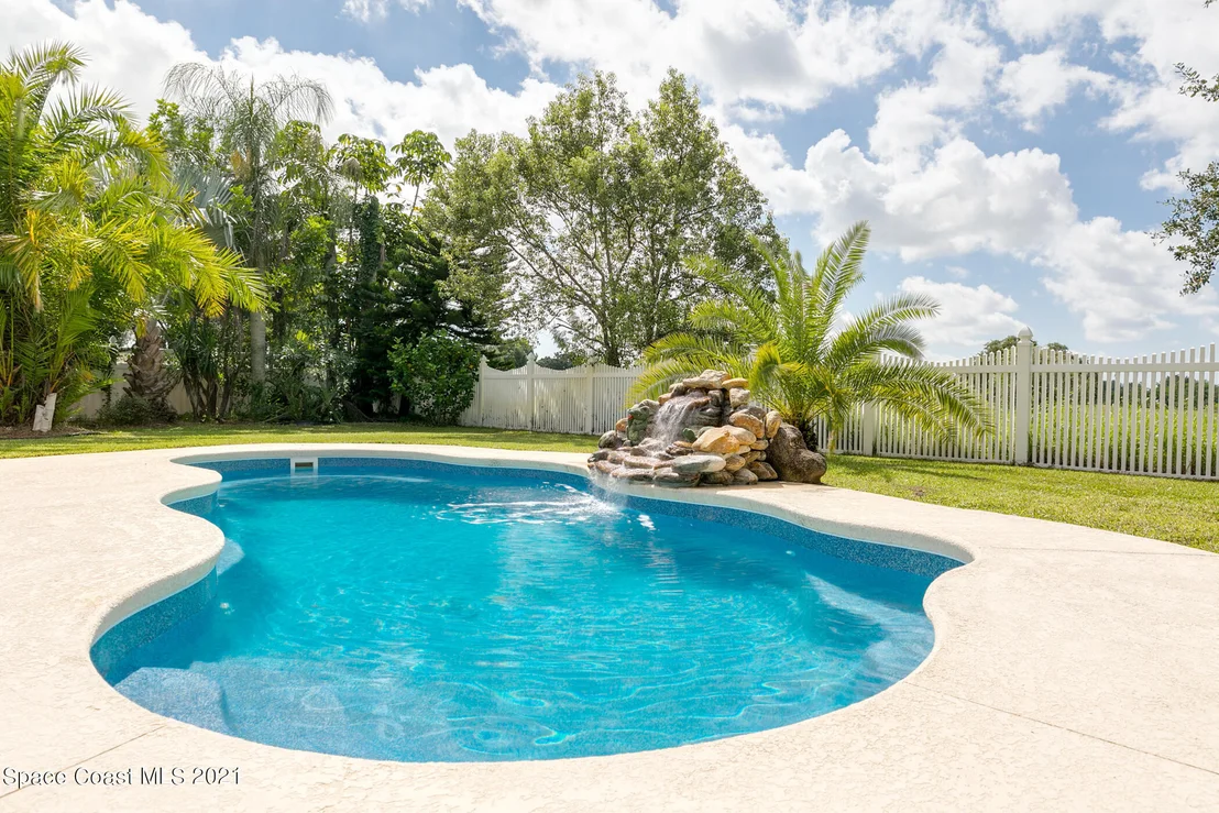 Photo of 914 Waialae Circle NE
