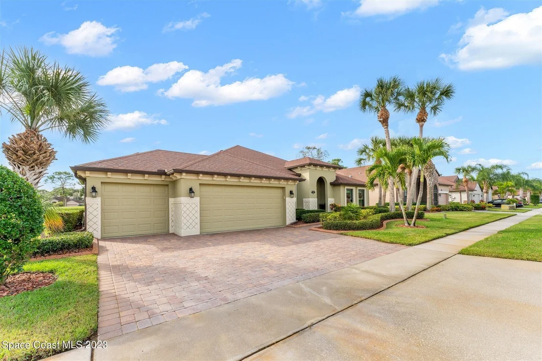 Photo of 1498 Outrigger Circle