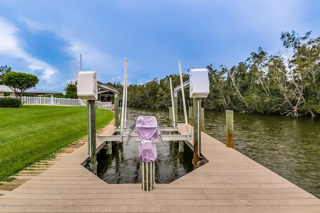 Photo of 449 Thrush Drive