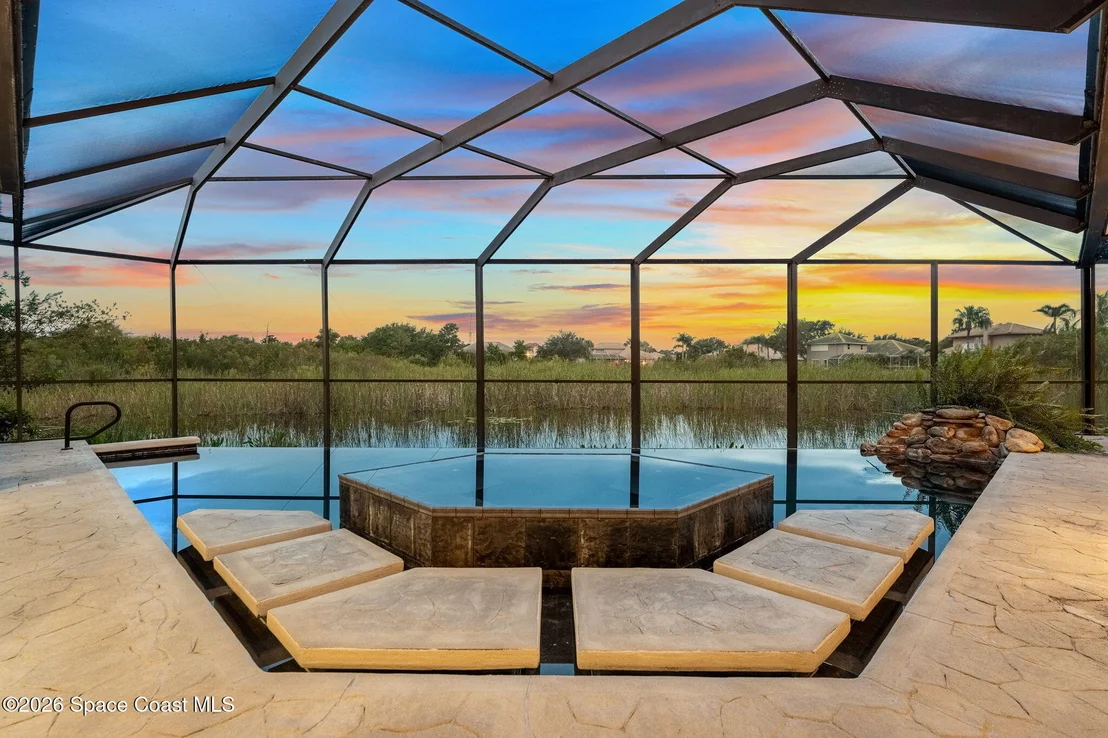 Photo of 804 Chatsworth Drive