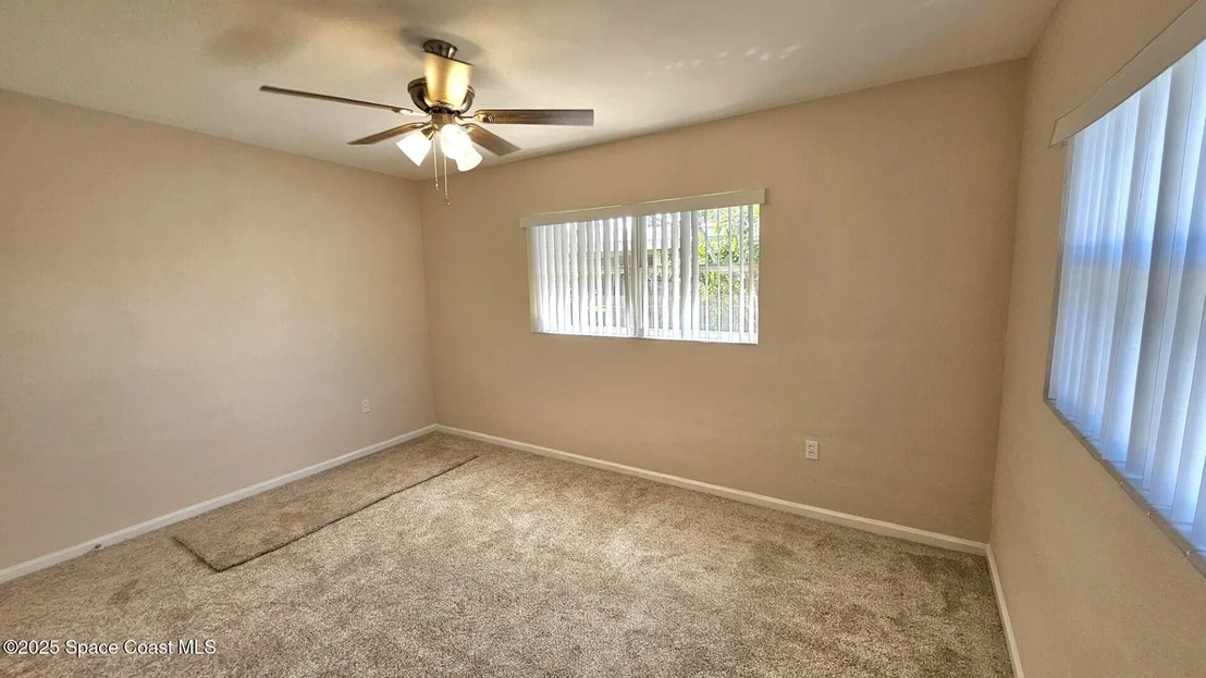 Photo of 402 Edinburgh Drive