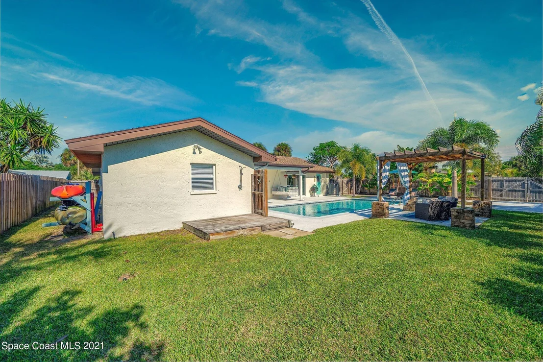 Photo of 203 Sand Pine Road