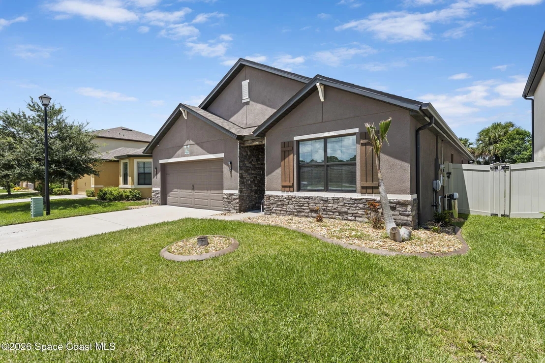 Photo of 618 Coyote Drive
