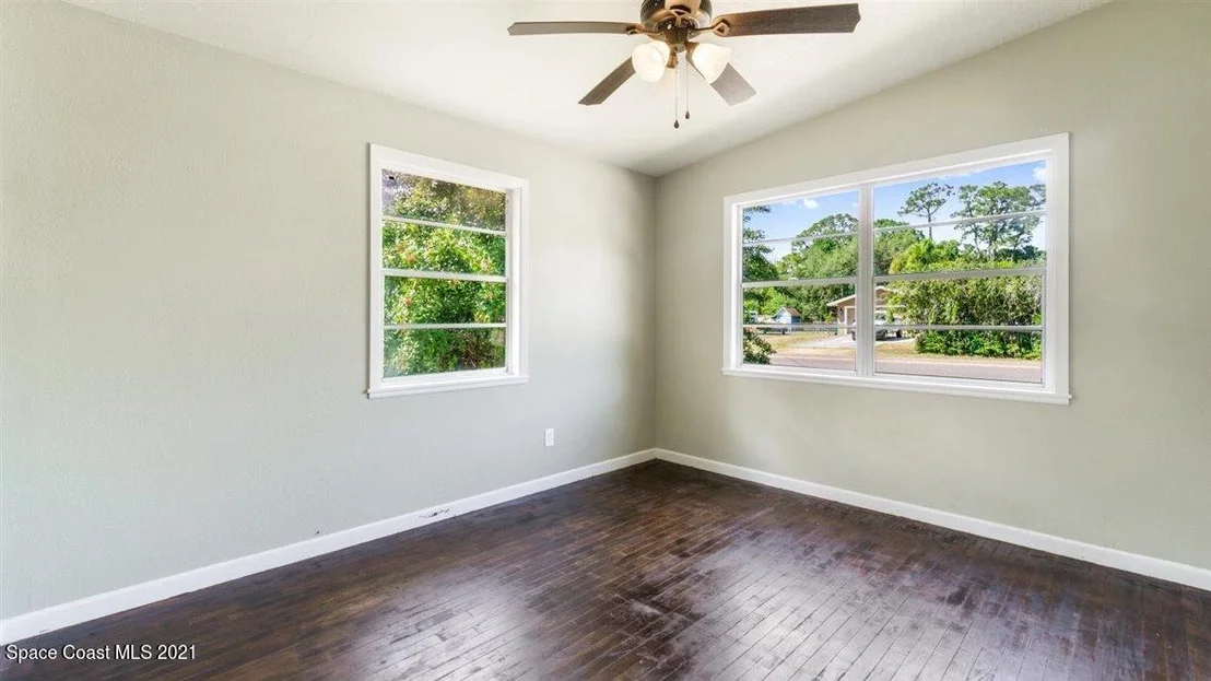 Photo of 7535 Sheridan Road