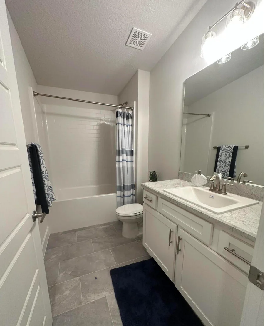 Photo of 1079 Grantham Lane