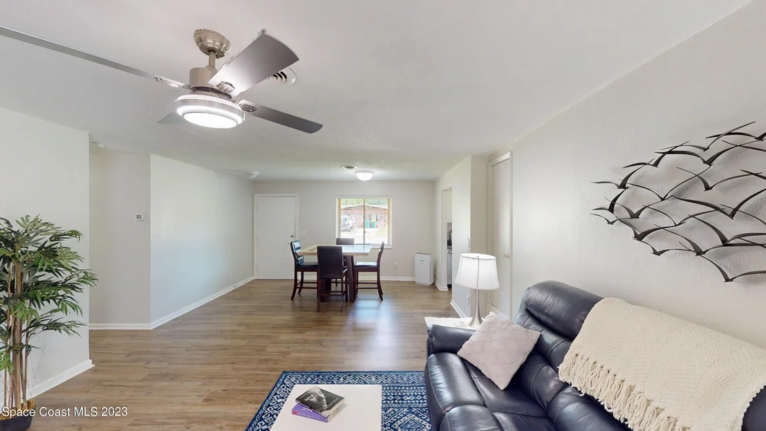 Photo of 1045 Green Road