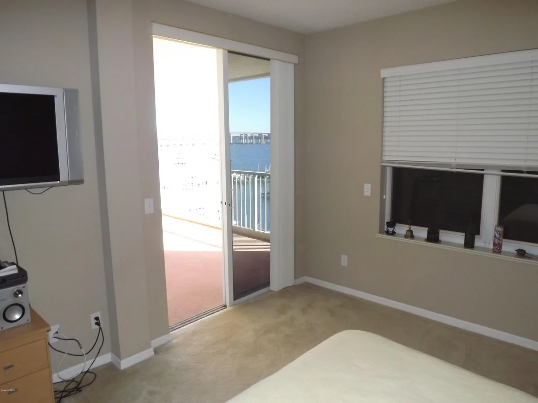 Photo of Unit 404 at 102 Riverside Drive