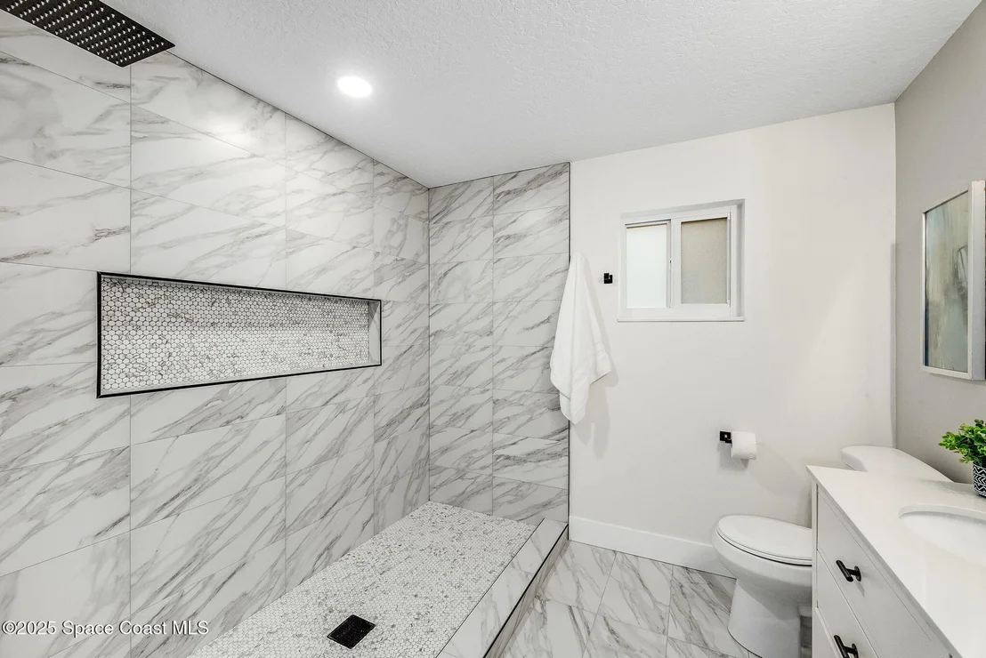 Photo of 124 Uranus Court