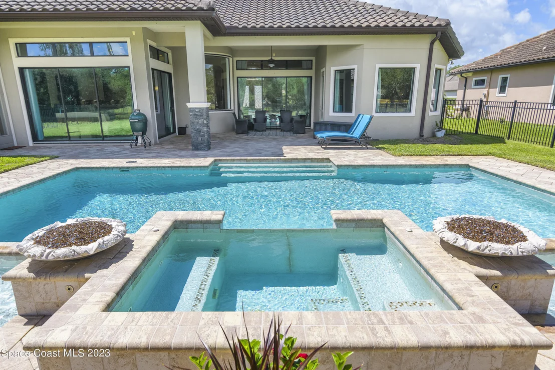 Photo of 814 Lorenza Place