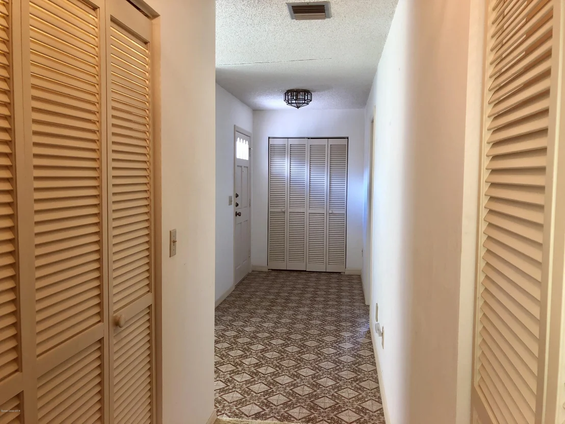 Photo of 1481 Meadowbrook Road NE