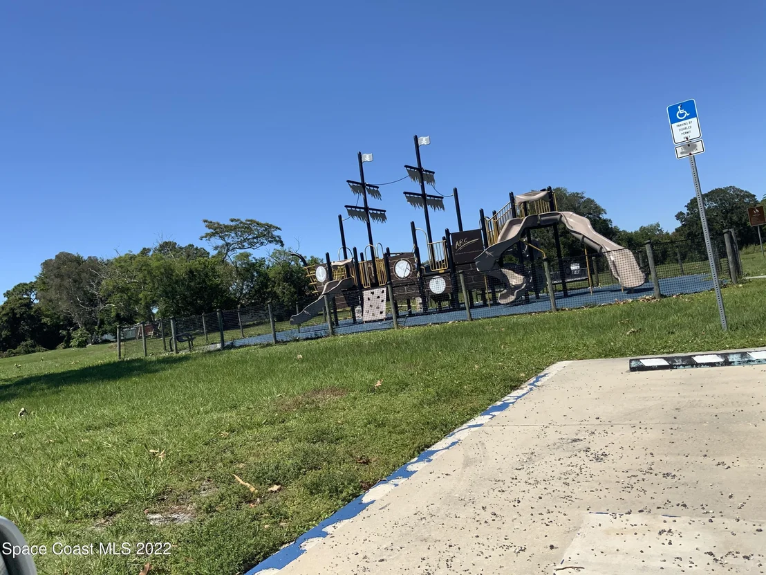 Photo of 1303 Cherry Hills Road NE