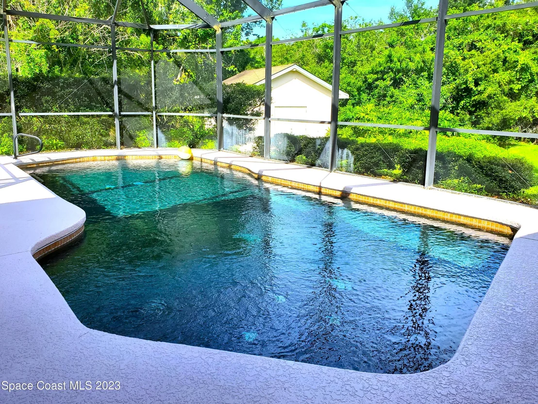 Photo of 4380 Canard Road