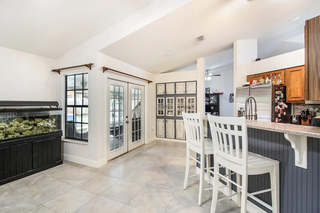 Photo of 1241 Walnut Grove Way