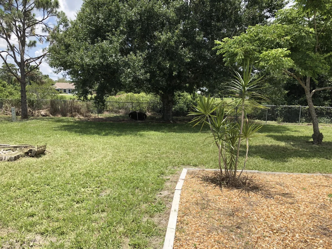 Photo of 949 Beach Lane