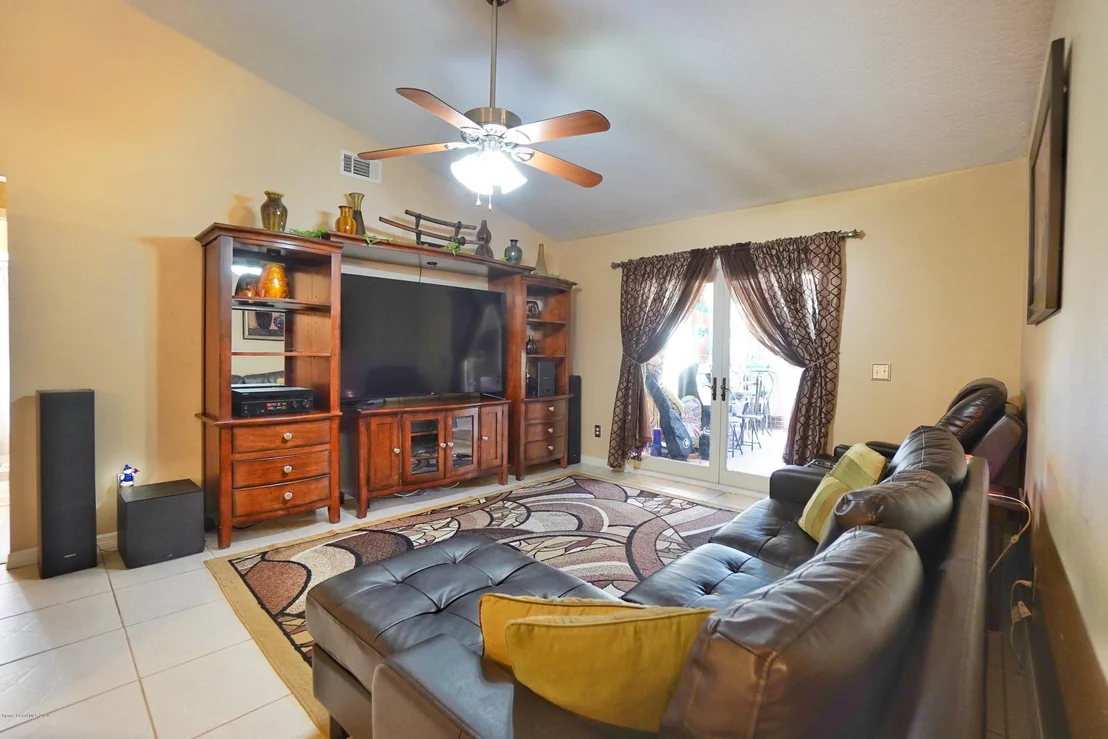 Photo of 440 N Burnett Road