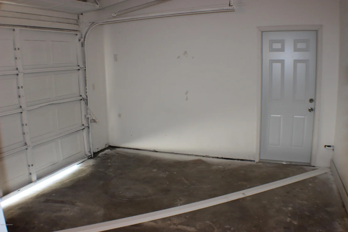 Photo of 1042 Cabot Drive NE