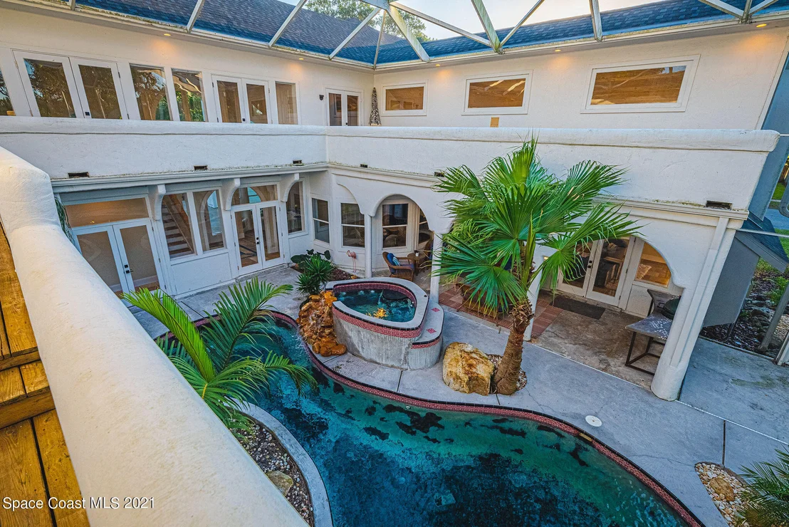 Photo of 472 Peregrine Drive