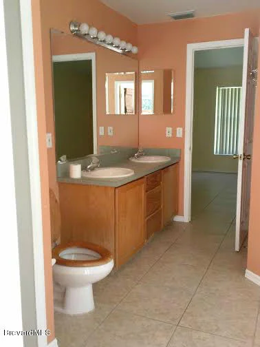 Photo of 2075 Vally Road