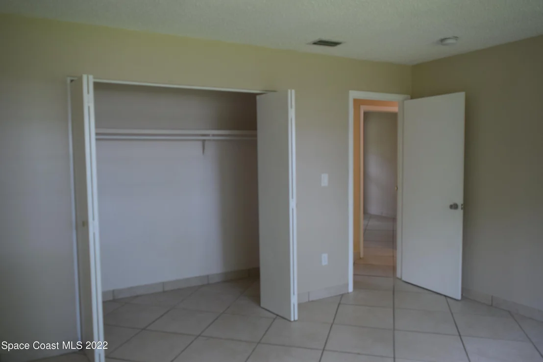 Photo of 771 Cobblestone Lane NE