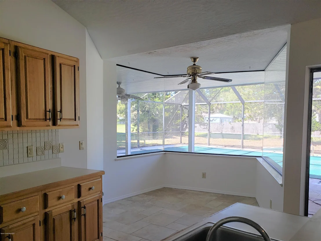 Photo of 1304 Heritage Acres Boulevard