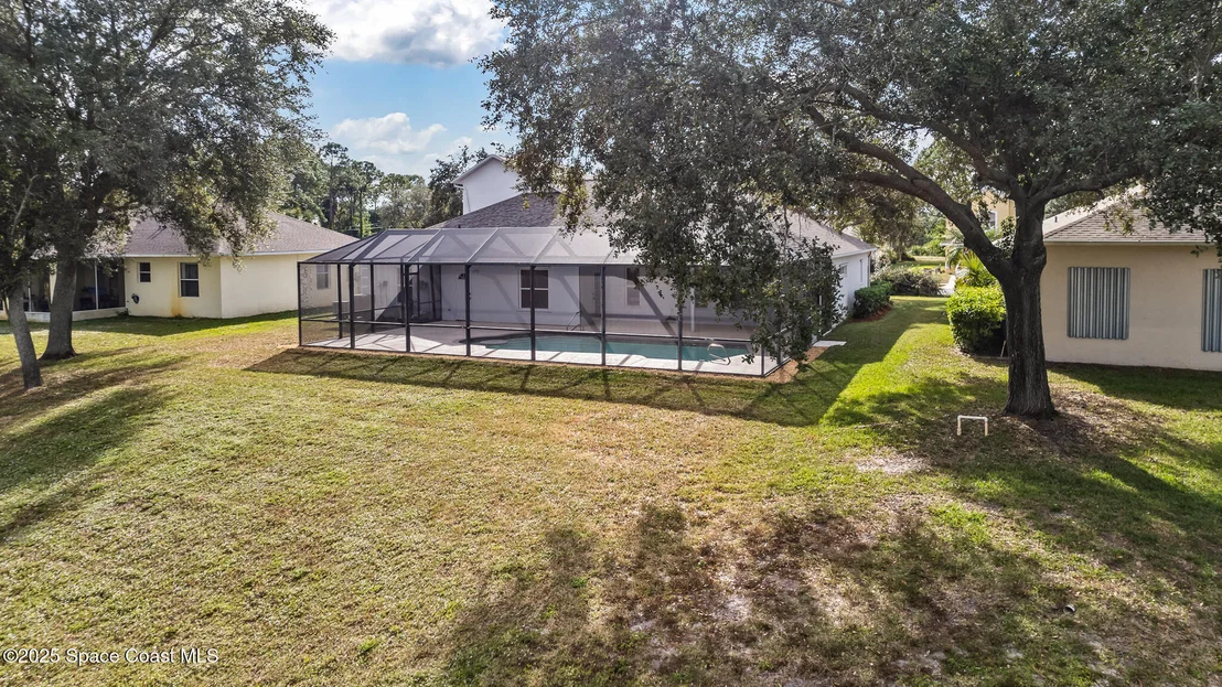 Photo of 1785 Windbrook Drive SE