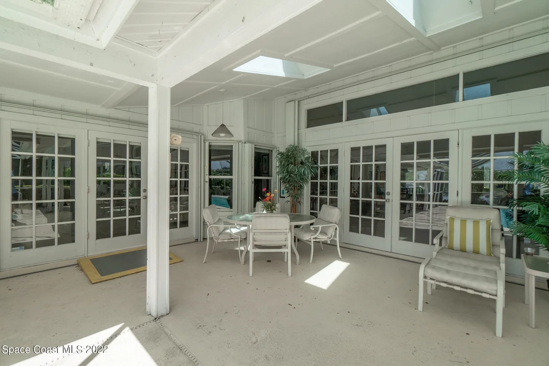 Photo of 686 Rossmoor Circle