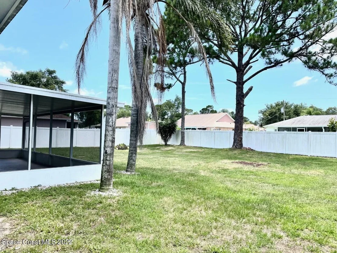 Photo of 5165 Everett Street