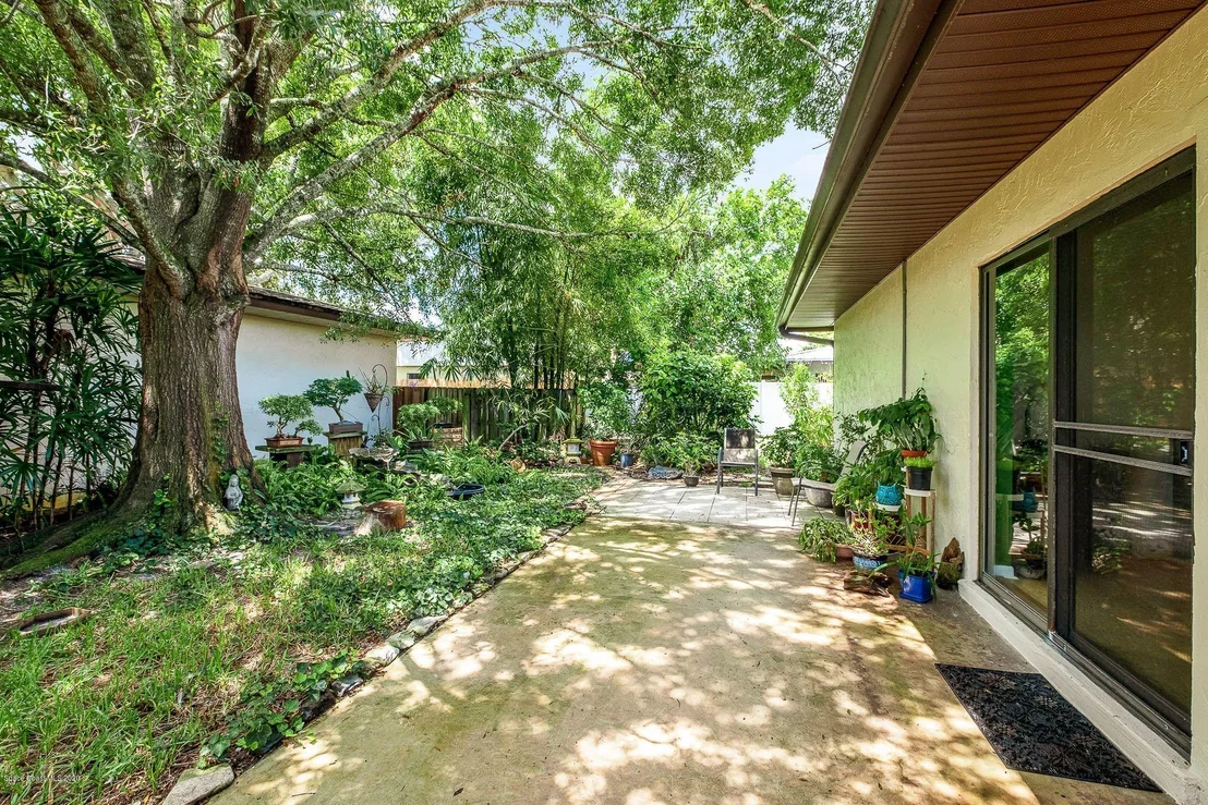 Photo of 303 Myrtlewood Road