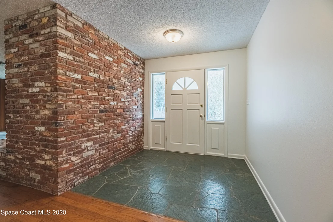 Photo of 1945 Trimble Road