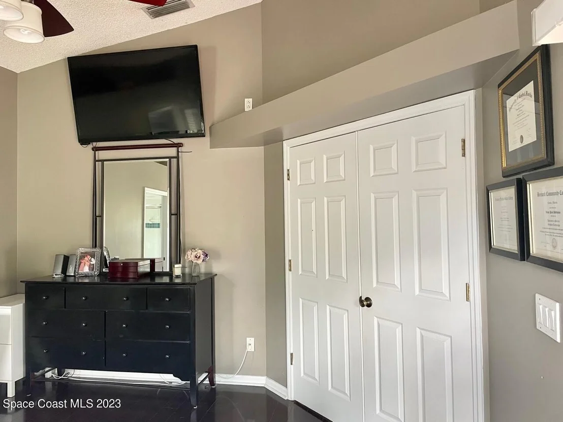Photo of 8001 Bracken Lane