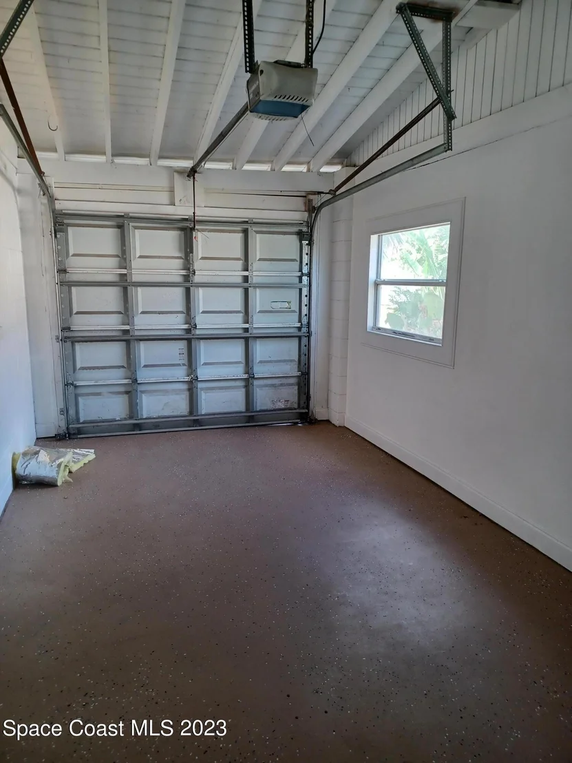Photo of 982 Hibiscus Street