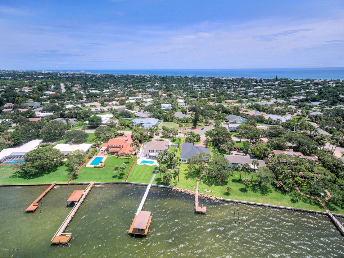 Photo of 300 Riverside Drive