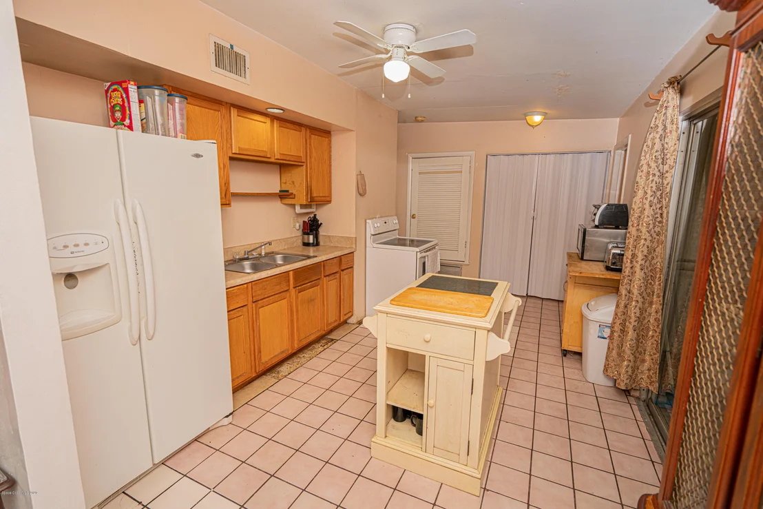 Photo of 725 Angle Street NE