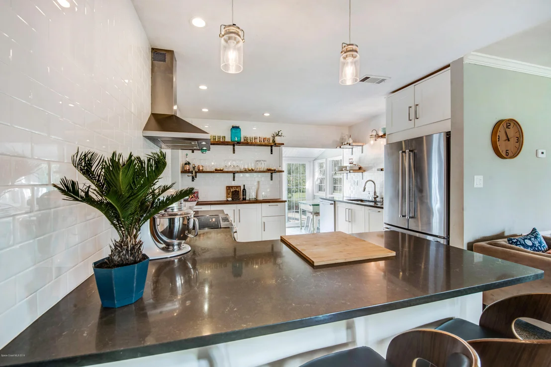 Photo of 212 1st Avenue