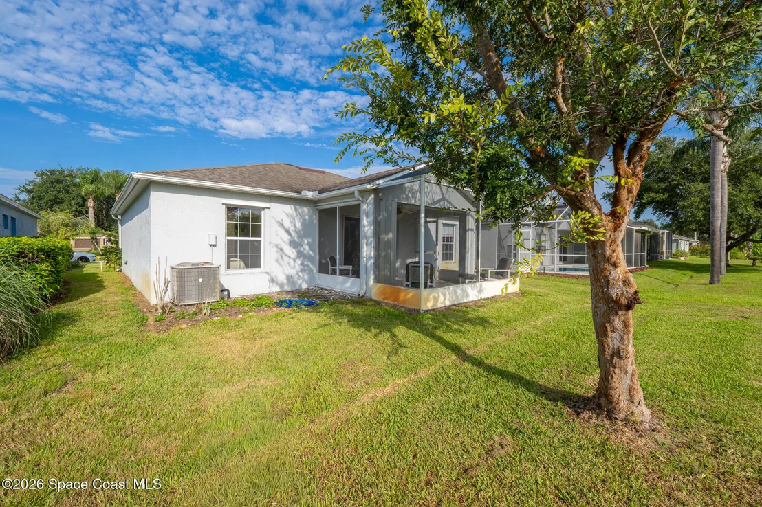 Photo of 967 Villa Drive
