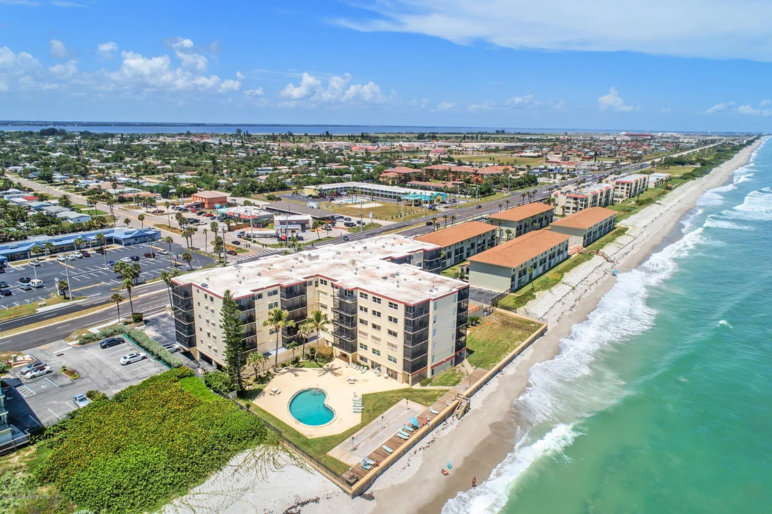 Photo of Unit 310 at 205 Highway A1a