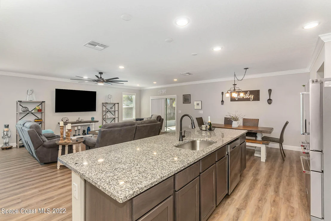 Photo of 660 Seven Gables Circle SE