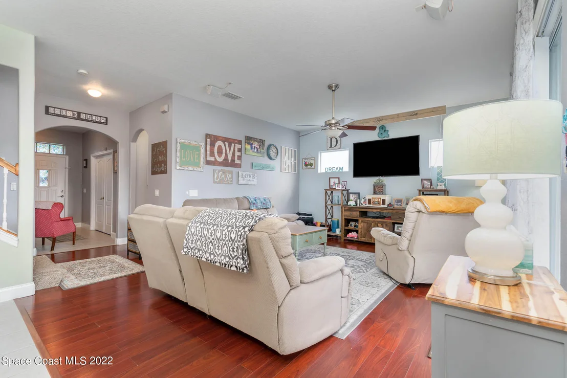 Photo of 2280 Bridgeport Circle
