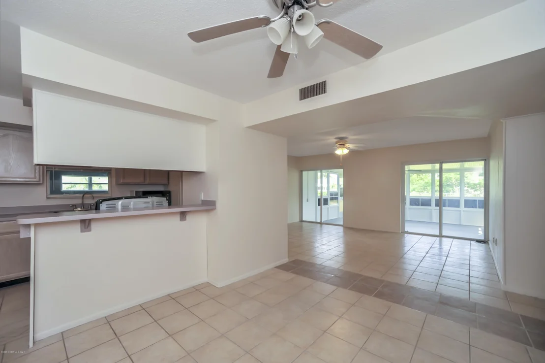 Photo of 797 James Circle NE