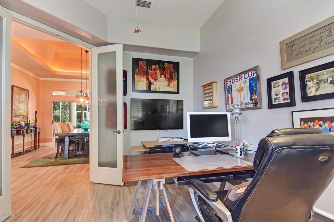 Photo of 979 Palm Brook Drive