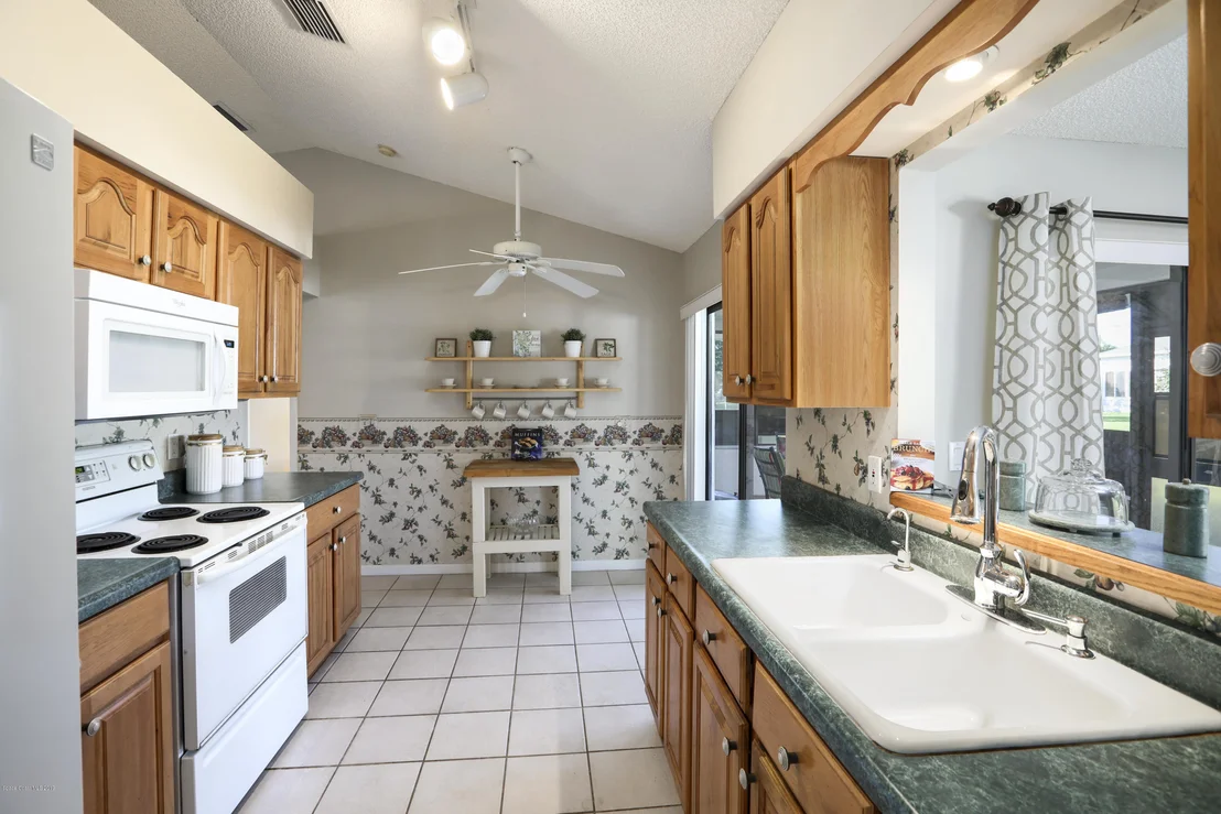 Photo of 1681 Eldron Boulevard SE