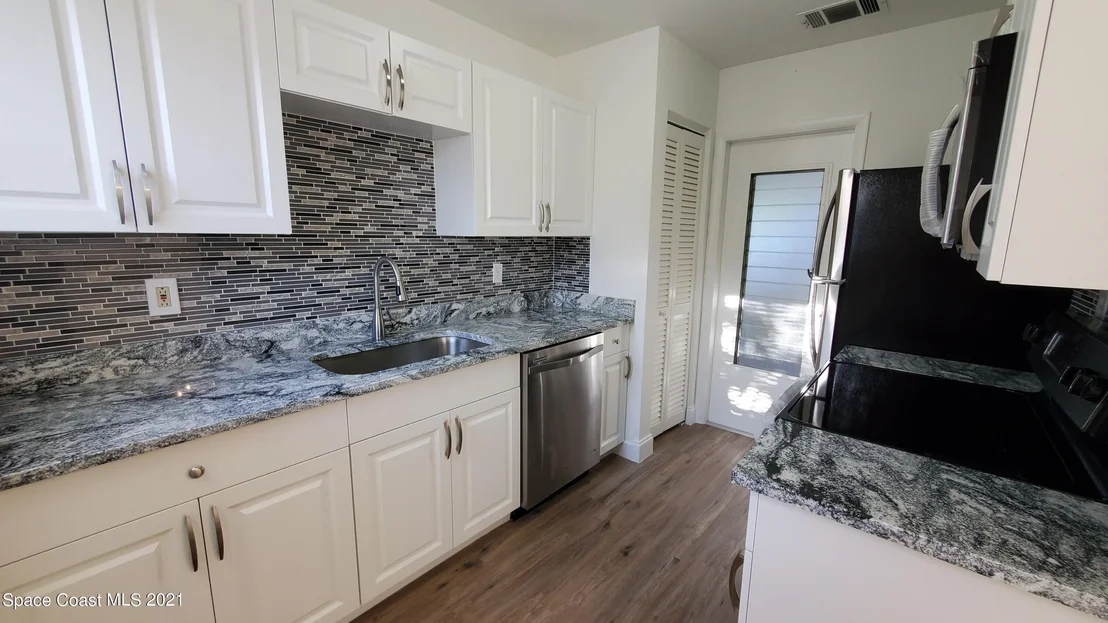 Photo of 1172 Wild Rose Drive NE