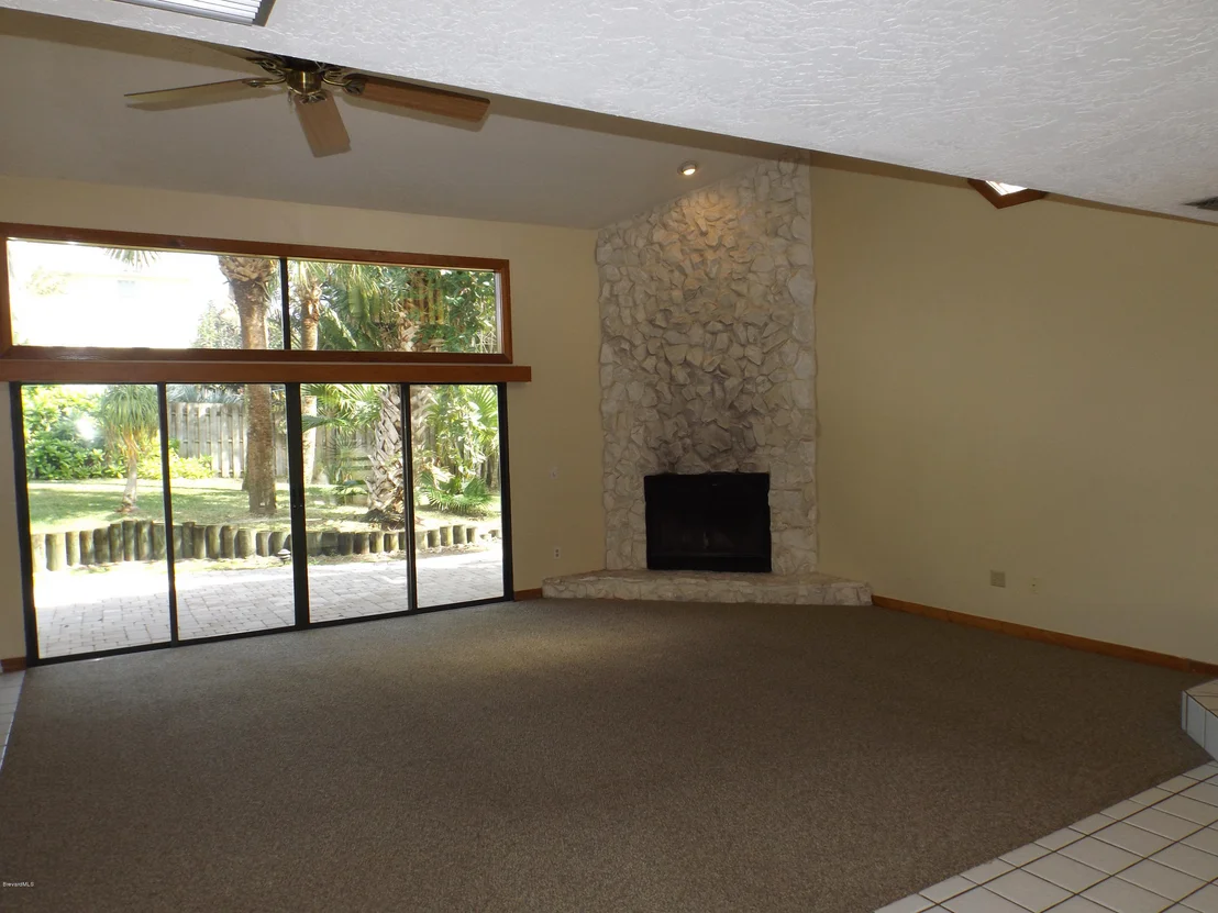 Photo of 6885 Angeles Road