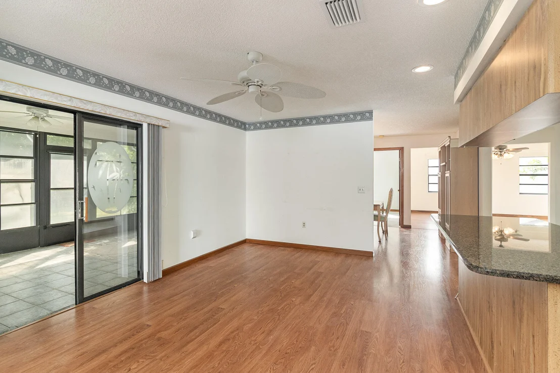 Photo of 137 Cinnamon Lake Circle