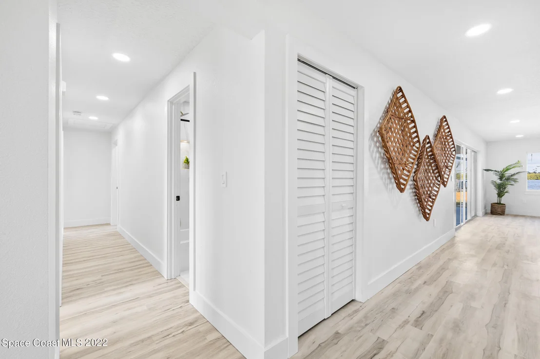 Photo of 77 W Bay Drive