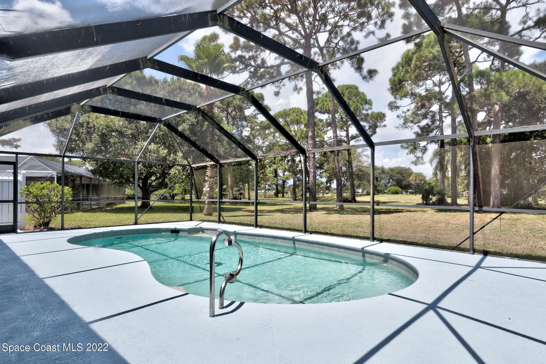 Photo of 4100 Redwood Drive