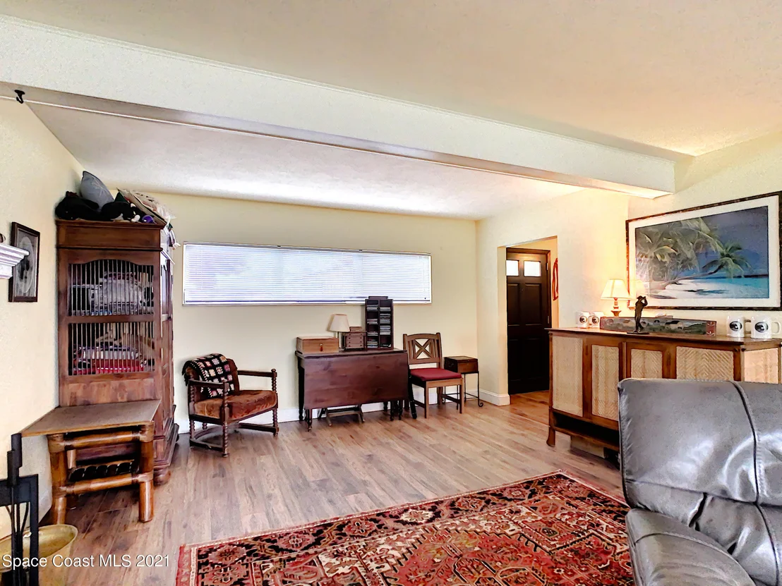 Photo of 738 Nassau Road