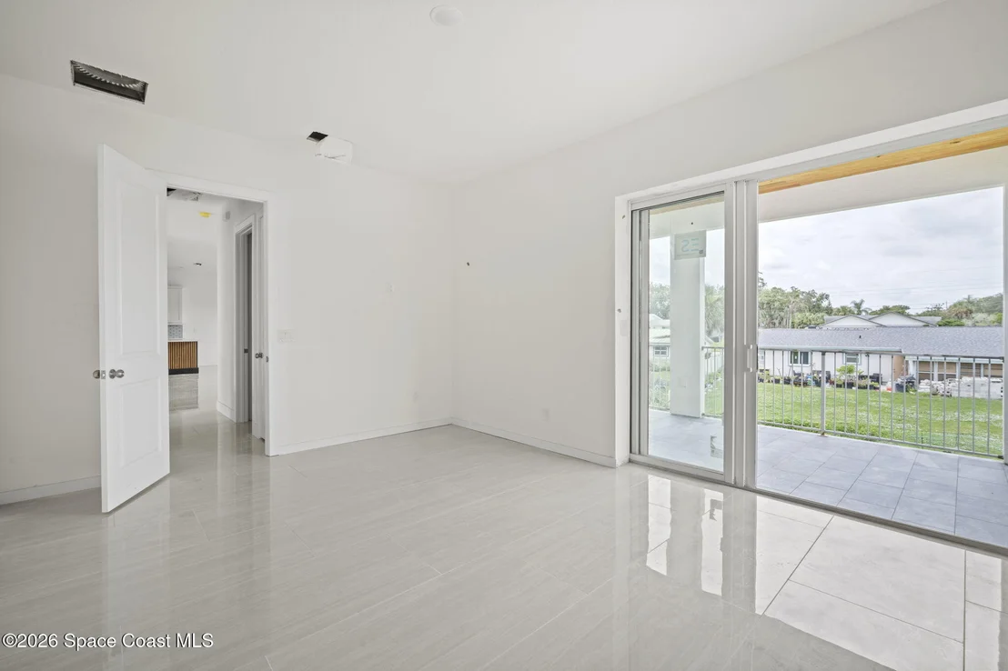Photo of 1121 River Drive NE